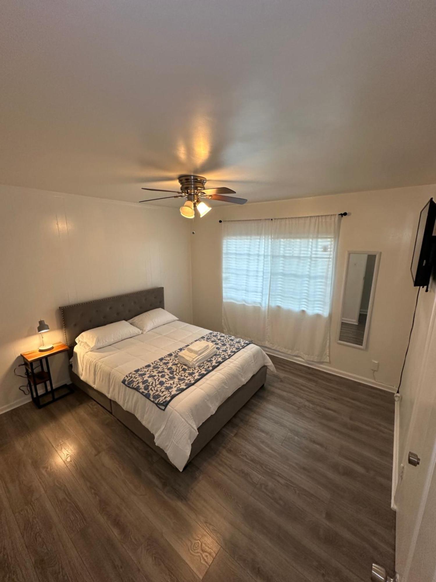 Modern Cozy Family Friendly Holiday home Los Angeles