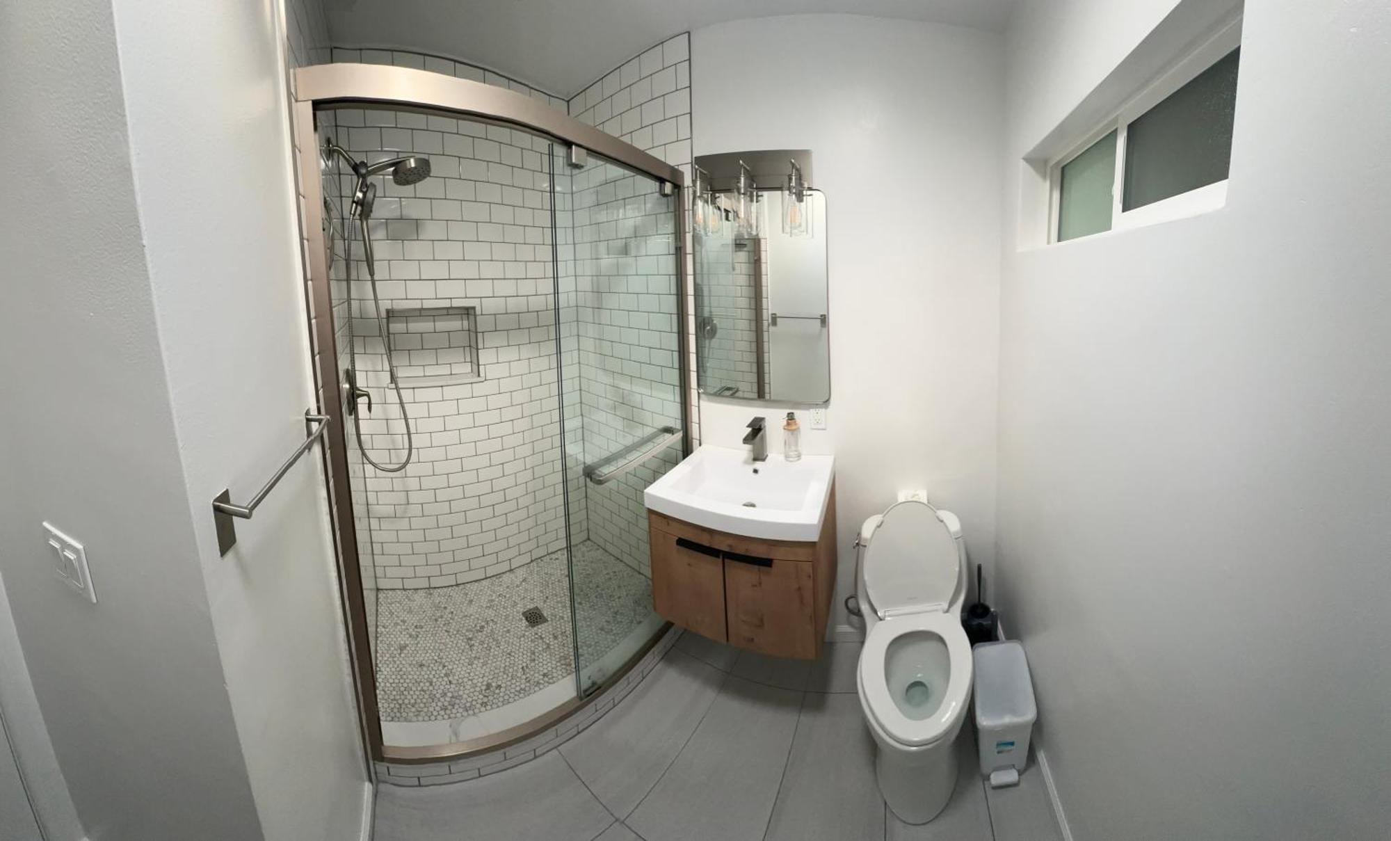 Modern Cozy Family Friendly Los Angeles